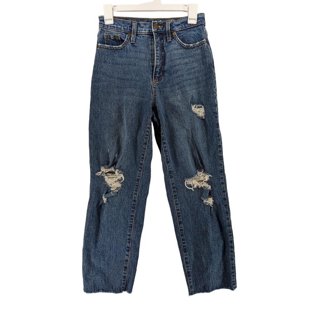 Universal Thread Straight Leg Jeans 2/26R Light Wash Distressed High Rise Ripped